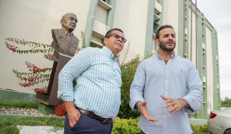 "Crear programa de medicina no es soplar y hacer botellas"