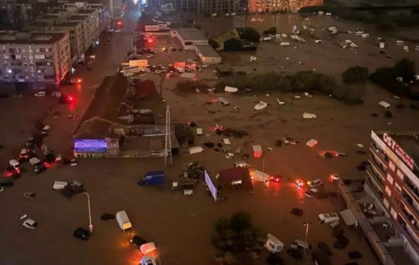 Graves inundaciones en Valencia, España, dejan decenas de muertos