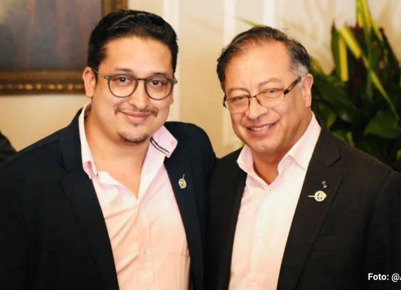 Andrés Hernández suspendido de su cargo por falta de requisitos