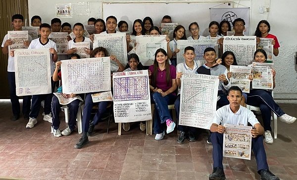 Alumnos de la I. E. Pío XII, aprenden más con Prensa Escuela