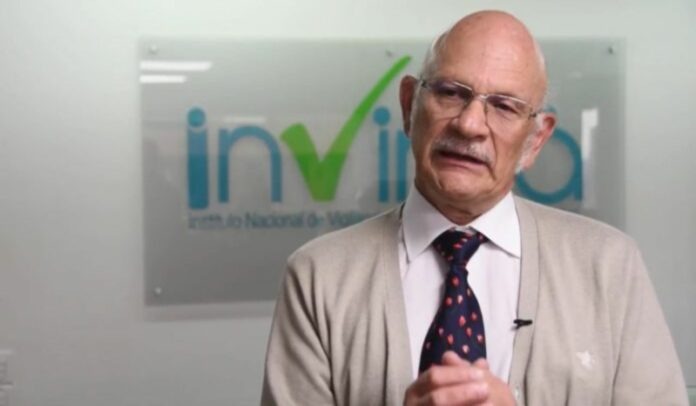 Piden renuncia de director del Invima