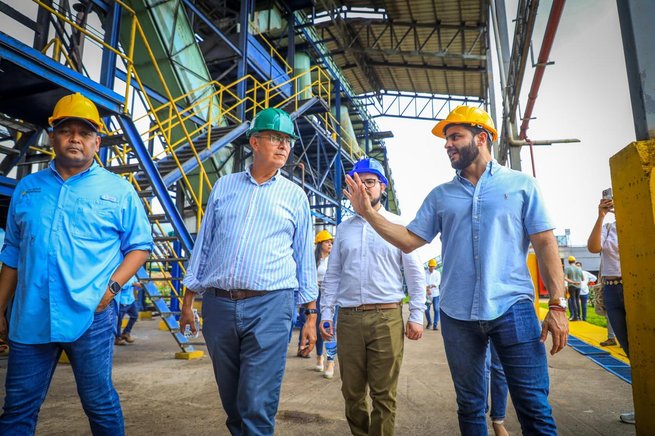 Gobernador de Córdoba recibió visita de calificadora de riesgos para evaluar financiación de proyectos