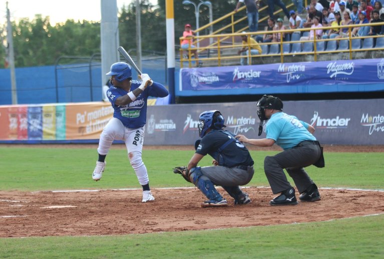Vaqueros le ganó la serie a Leones
