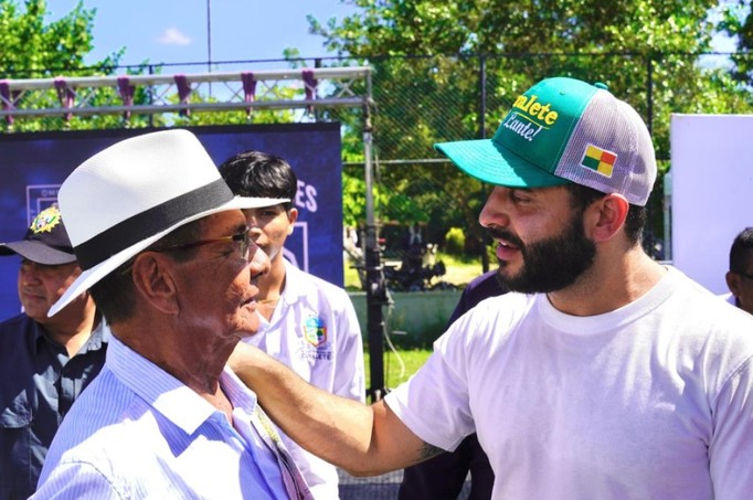 Gobernador Erasmo Zuleta dio apertura a trabajos de remodelación del estadio de fútbol de Canalete