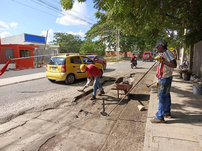 Nuevamente le dan una 'manito' a la calle 25B
