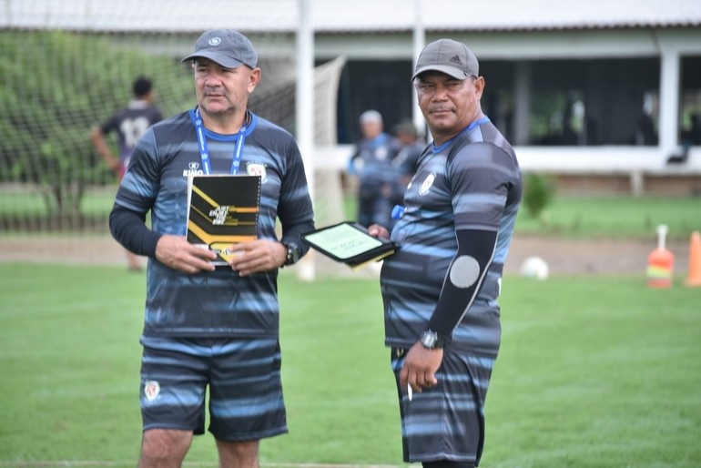 En Jaguares sigue  todo mal,  se fue el DT