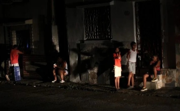 Cuba nuevamente a oscuras por racionamiento de energía