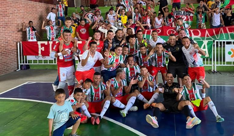 Sabaneros goleó y es finalista