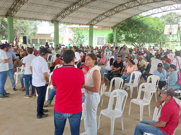 Primera socialización de obra vial El Cauchal - Sucre no convenció del todo