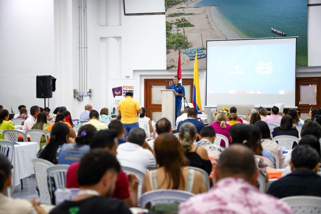 Alcalde, Hugo Kerguelén, instaló el Foro Educativo: 'Cerrando Brechas en la Calidad Educativa'