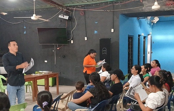 Socializan oferta educativa en Galeras