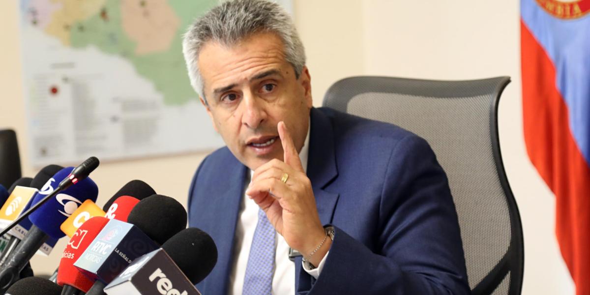 Olmedo López señaló a Luis Fernando Velasco de realizar acuerdos ilegales