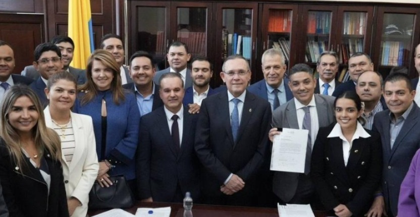 Conservadores respaldaron a Cepeda
