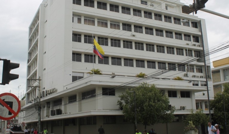Tiraron un zaparzo de 18 mil millones a la Gobernación, frenaron pago