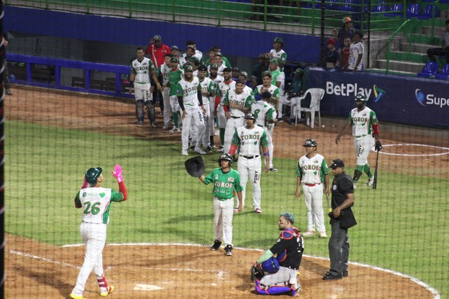 Toros de Sincelejo le ganó a Vaqueros sacándola del estadio