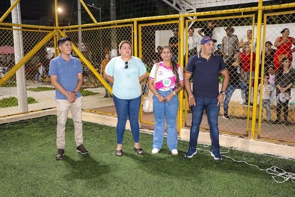 Inauguraron la Copa Navideña