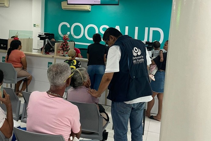 Jalón de orejas a Coosalud por fallas en entrega de medicamentos