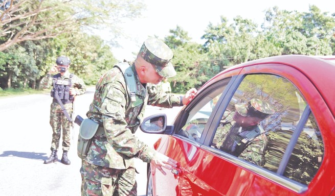 Máxima alerta, más de 600 militares en las vías