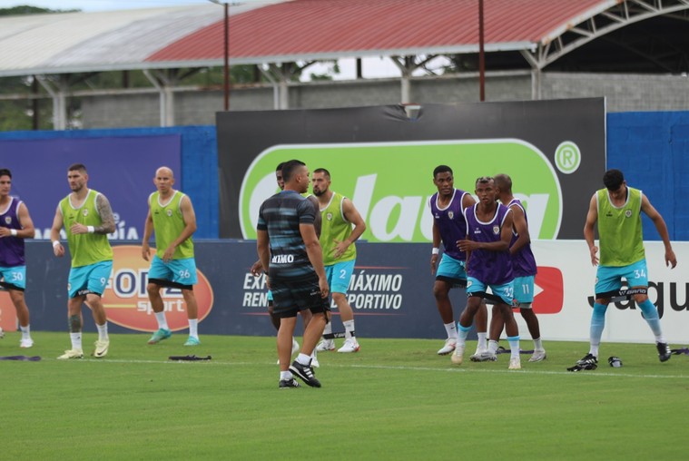 ¿En Jaguares se desquitaron con la cantera?