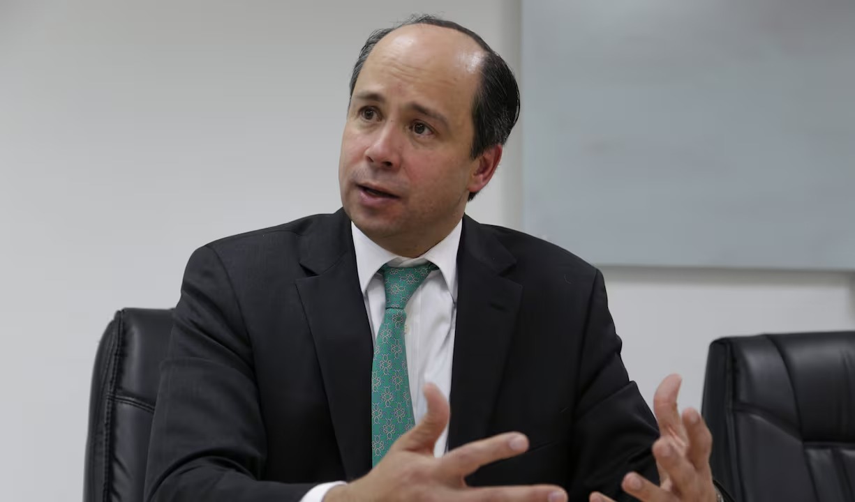 El ministro Guevara esta equivocado: Francisco Lloreda, exministro de Educación