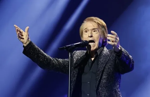 Raphael fue hospitalizado por un fallo cardiovascular