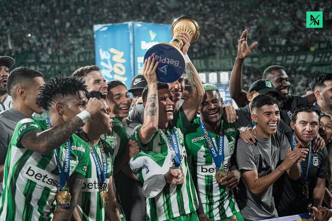 La Navidad se pintó de verde: Nacional campeón
