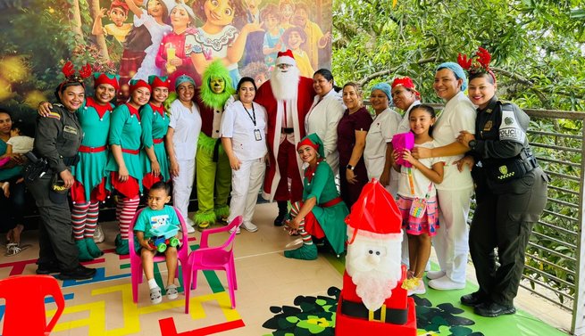 Policía Metropolitana Visita a niños del Hospital San Diego de Cereté