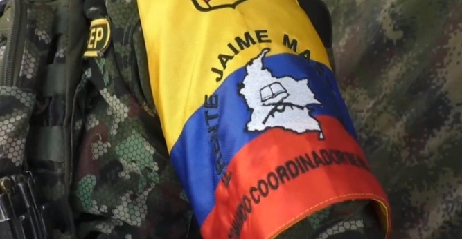 Farc entregan obras y se visten de 'Papá Noel'