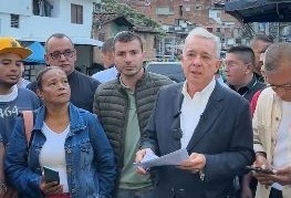 Petro y JEP hacen política con las víctimas: Uribe
