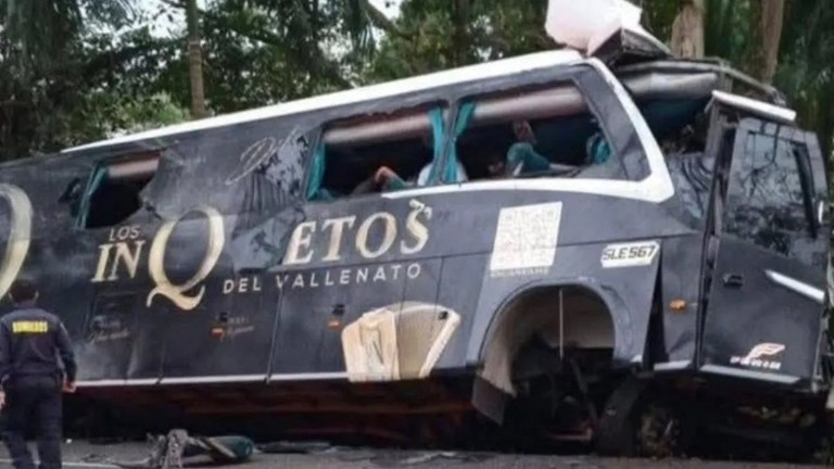 Se estrelló el bus de Los Inquietos 