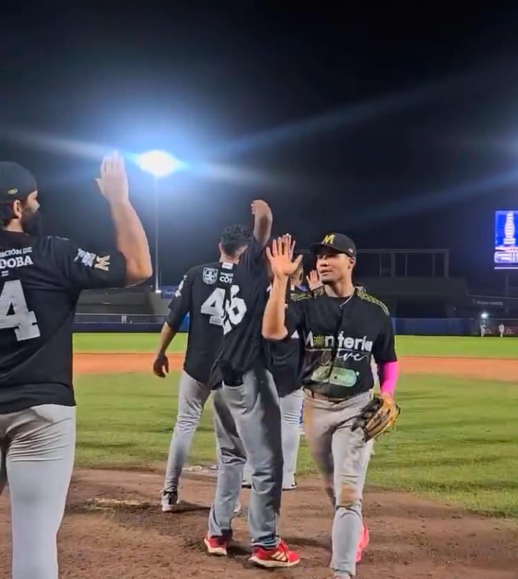 Vaqueros pidió aplazar juego, pero