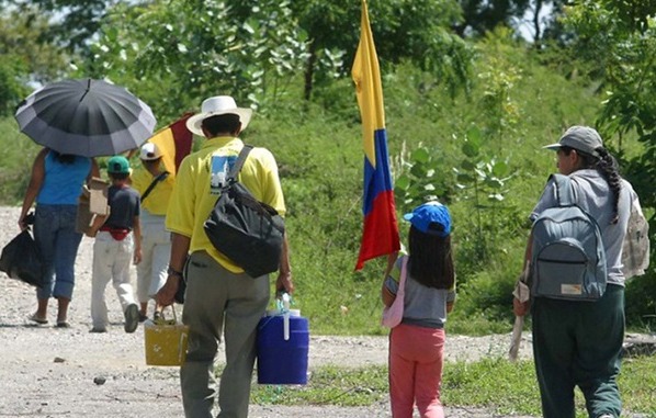 42 familias desplazadas en Antioquia por conflictos entre tres grupos armados