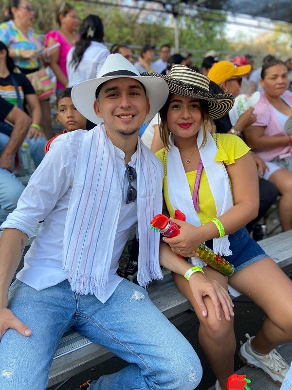 Sociales: Se gozaron el desfile de fandangueras