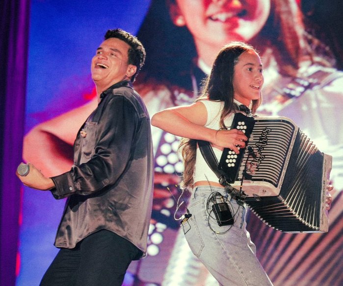 ¡La acordeonera que enamoró a Silvestre Dangond!