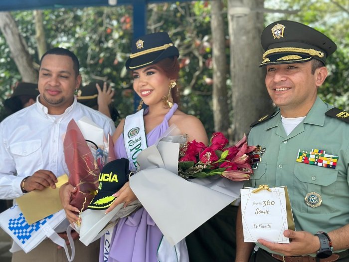 La Candelaria, reina de la Policía en el 20 de Enero