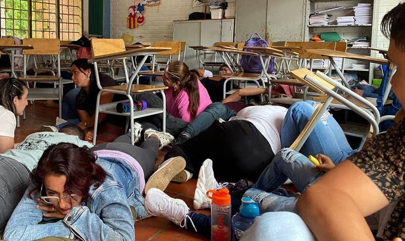 Los docentes huyen del Catatumbo por enfrentamientos entre disidencias y el ELN