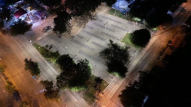 De la mano de la Alcaldía: Elec iluminó la Plaza Roja del barrio P5