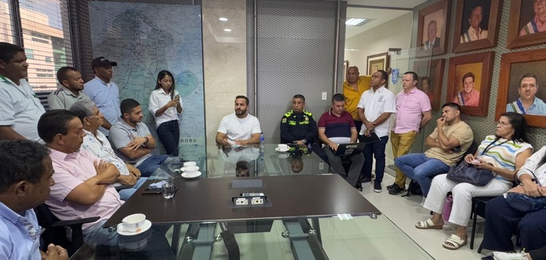 Gobernador y gremio de transporte finalizan encuentro y formulan pliego de peticiones para encuentro con Gobierno Nacional