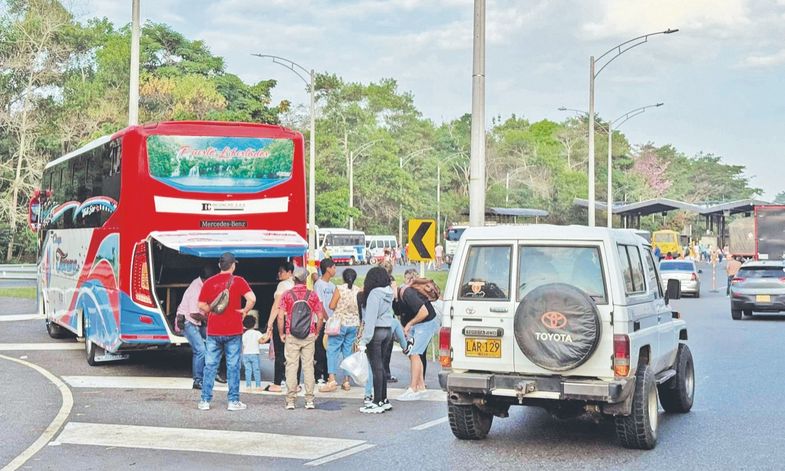 Bloqueos en peajes paralizaron a Córdoba