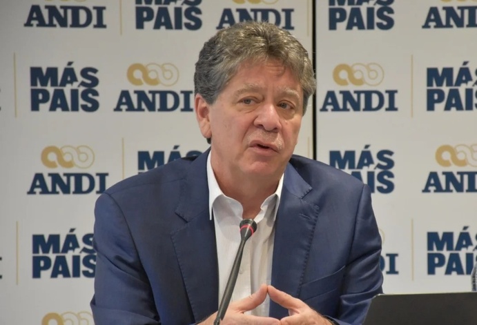 Colombia tuvo que pagar un 30% en intereses de deuda por riesgo país
