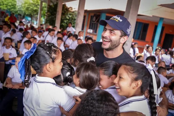 Educación contratada, solo quedan dos colegios