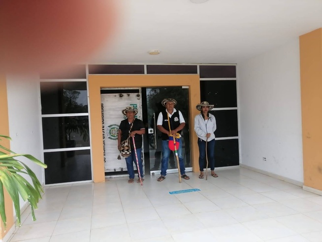 Minga indígena bloquea entrada a la Alcaldía de Momil