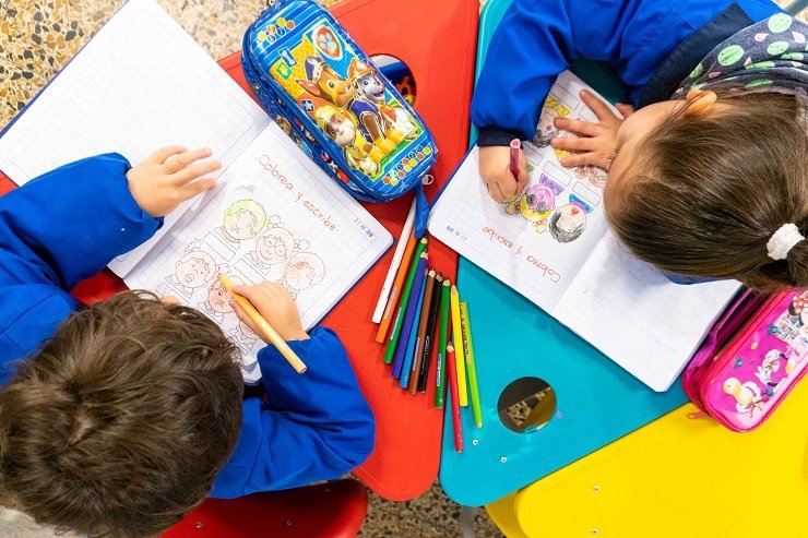 Privados deben cumplir costos de matrículas, textos y uniformes: Mineducación