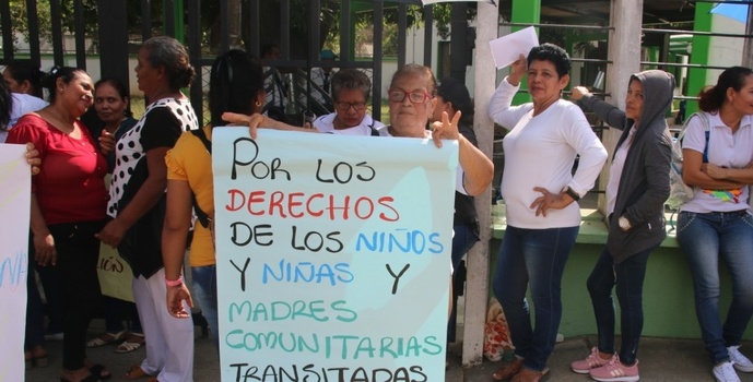 ¡Vuelve y juega! Madres comunitarias protestaron a las afueras del Icbf Regional Córdoba