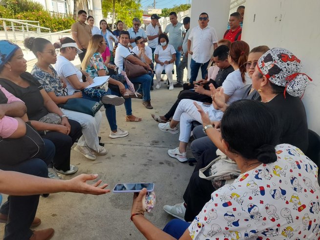 Reclaman pagos, gerente dice que se pondrá al día pronto
