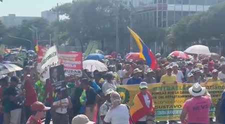 Insólito, Gobierno alentó protesta y le debe al sector