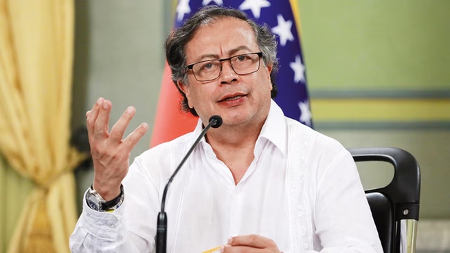 Petro pidió a los colombianos indocumentados en EE. UU. volver a Colombia