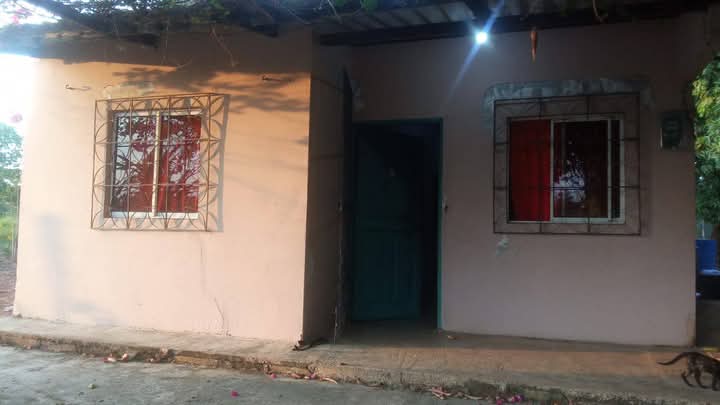 Les saquearon la casa a plena luz del día