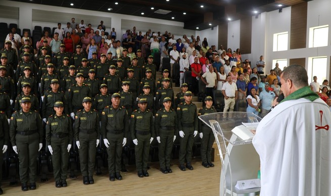 66 Auxiliares de Policía, juraron bandera en Sahagún