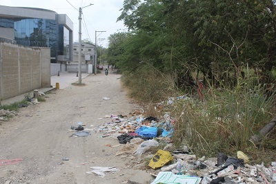 Calle necesita urgentemente limpieza y pavimentación